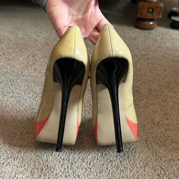 Steve Madden Patent Leather Shoes | nude with red & black | Rare | Size 7.5 - Picture 6 of 7